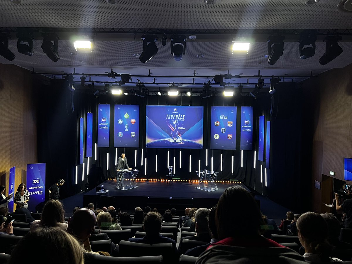 C'est parti pour les #TrophéesD1Arkema 🏆
7⃣ trophées vont être décernés au cours de cette soirée !