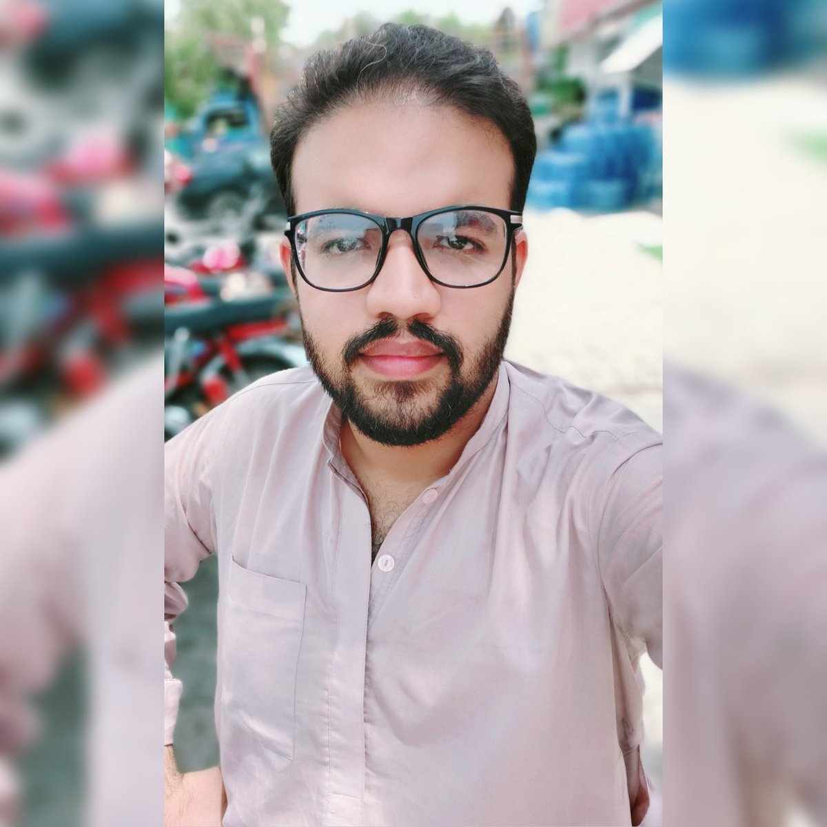 abdullah_aameen's tweet photo. #NewProfilePic
*_عام لوگوں پہ کھل نہیں سکتا_*😌
*_خاص لوگوں کا دائرہ ہوں میں ❤_* https://t.co/bx4PZUfVIw