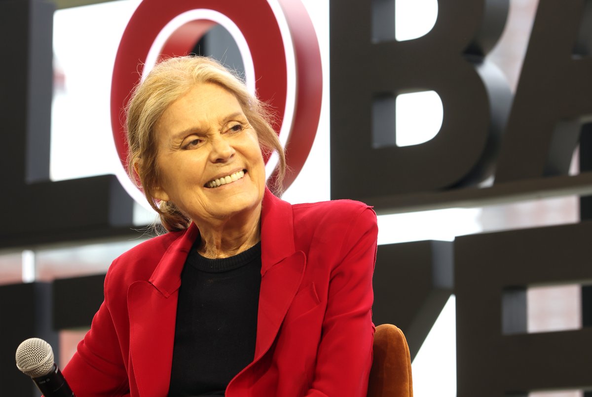 GlblCtzn's tweet image. “I want women and men and everybody to do everything they f*cking well please. ” - THE @GloriaSteinem at #GlobalCitizenNOW 👏👏👏