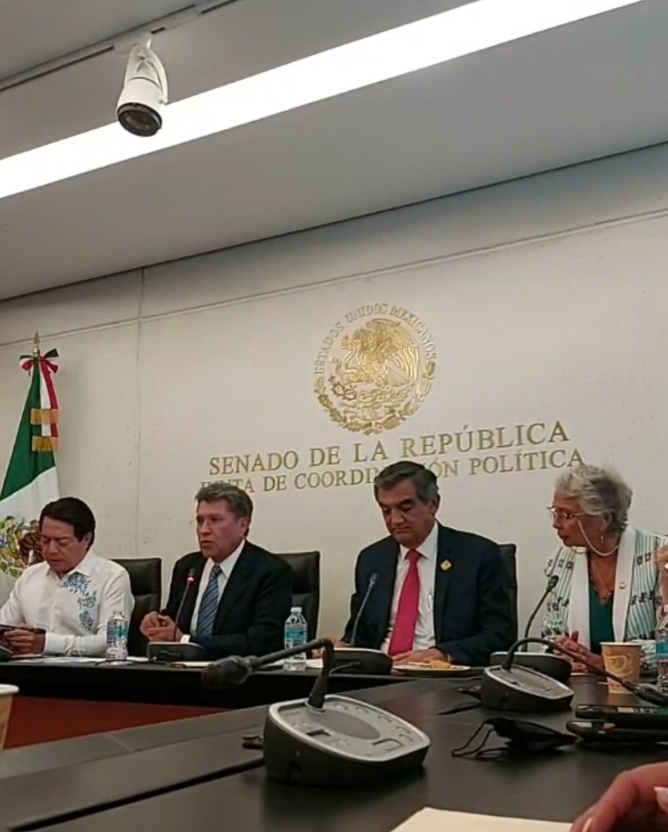 DonVocero's tweet photo. Qué hace un candidato a la gubernatura de Tamaulipas en el Senado? https://t.co/WlGN0Kd769