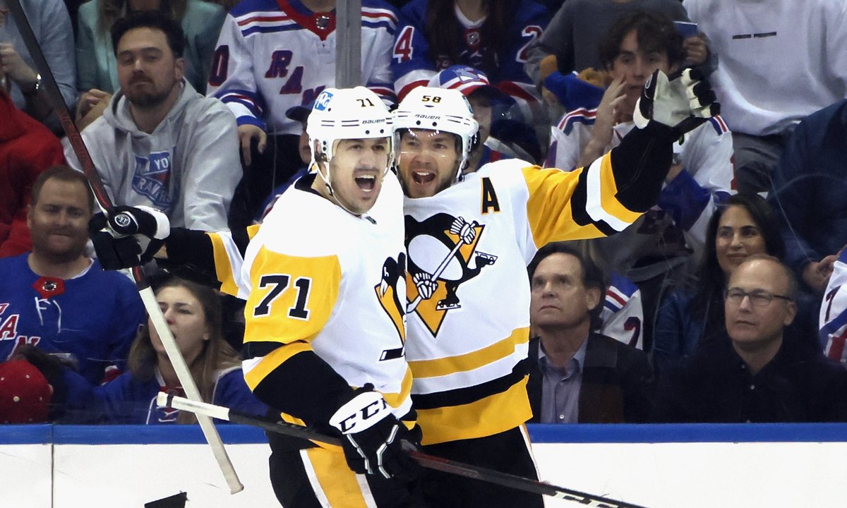 penguins's tweet photo. GM Ron Hextall on Malkin and Letang: "We have had discussions recently and we will continue those discussions... In a perfect world, Geno retires as a Penguin - and Tanger is the same. These two are generational players. They don't come around very often... I have no timeline." https://t.co/7czDh3LsoQ