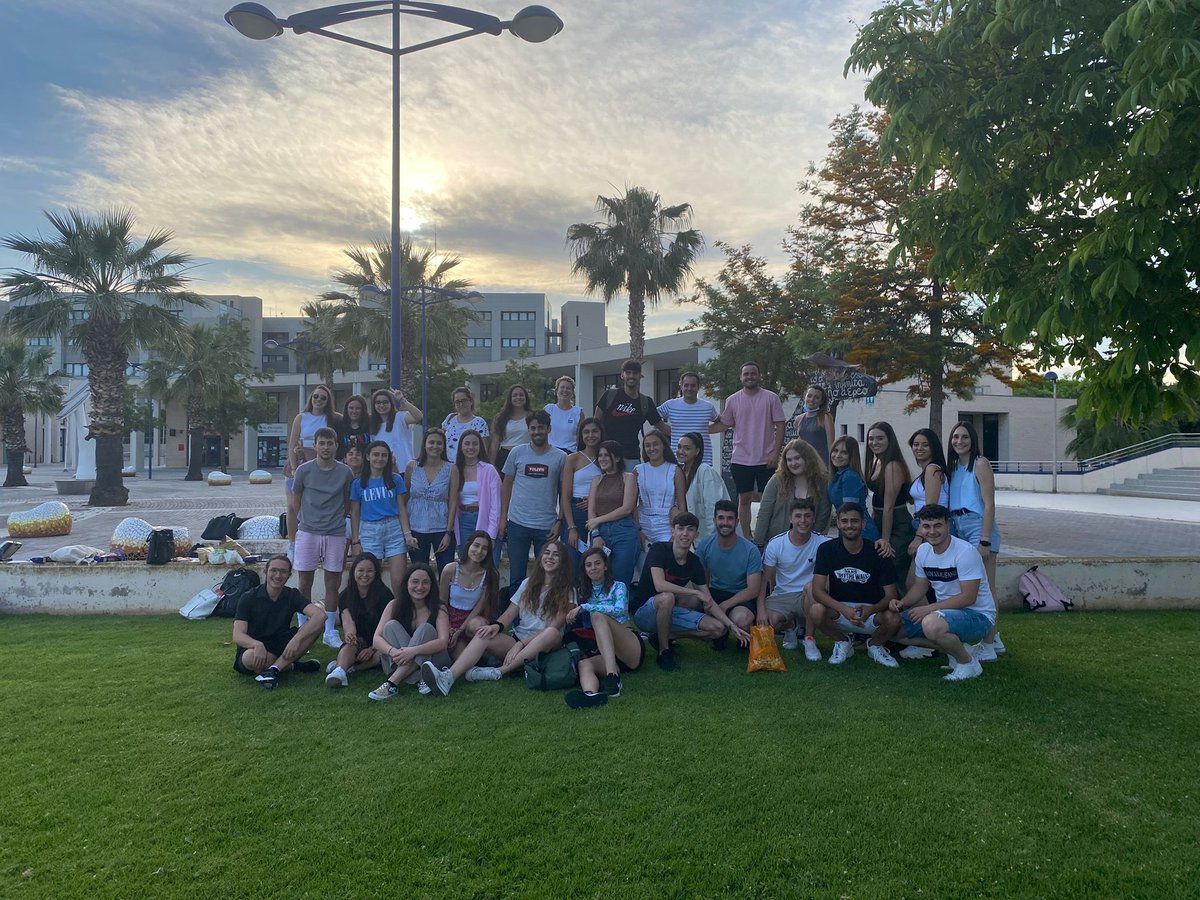 magoniteacher's tweet photo. Fin a una bonita etapa en la asignatura #MP1855B 🥰 https://t.co/XCk9XAcwcM