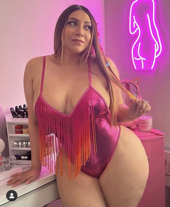 Show love on IG https://t.co/qvJYL2DtwI https://t.co/UlN8hMIZyZ