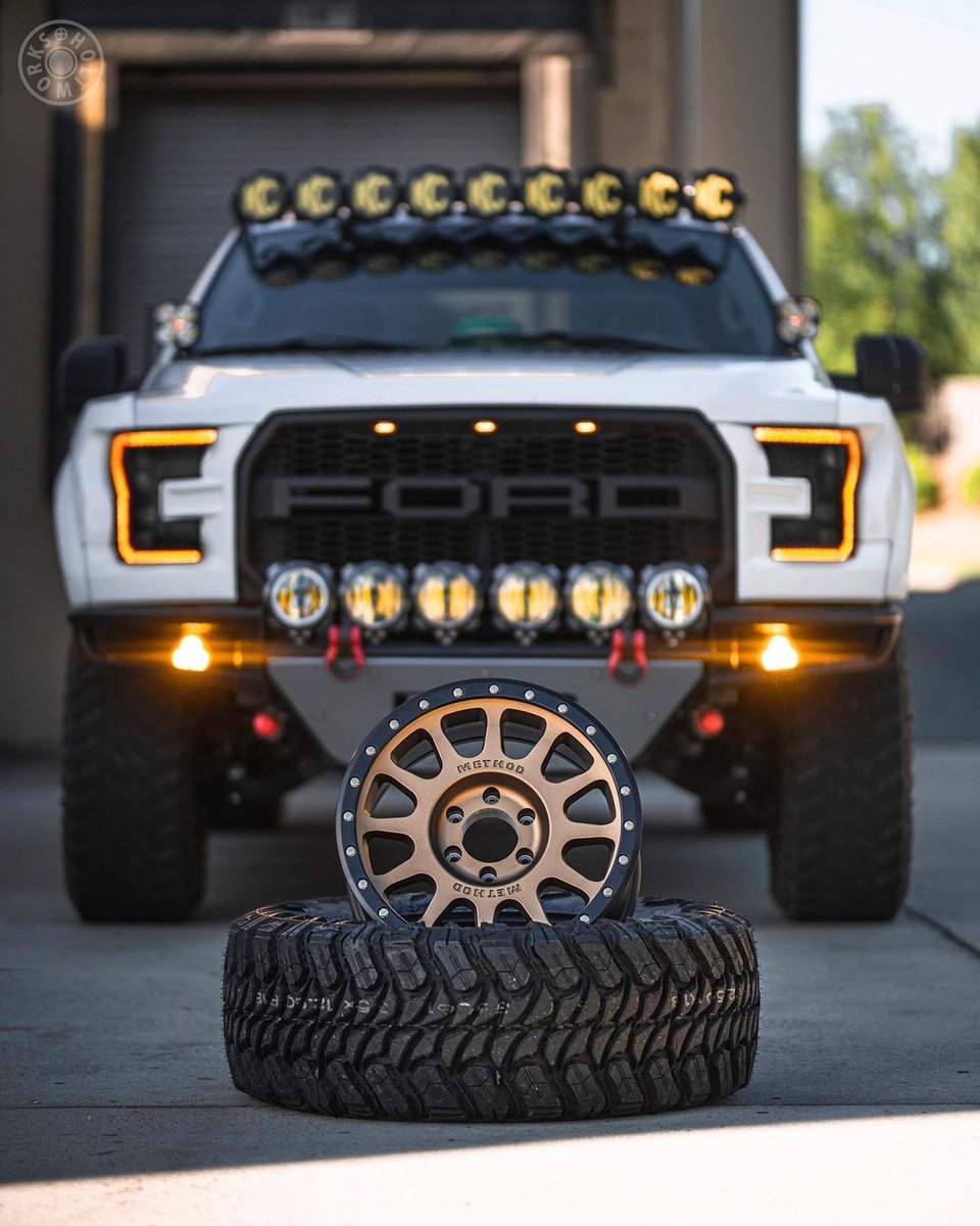 atturotires's tweet photo. Do you have your summer adventure tires ready? The weathers getting warmer, and the trails are calling your name! ☀️
.
TIRES: Trail Blade MTS 35x12.5R18LT
.
📸: @holtworks on Instagram
.
.
#GoYourOwnWay #Atturo #AtturoTires #TrailBladeMTS #MudTerrain #MudTerrain4WD https://t.co/Xmc6hTmJ6Y