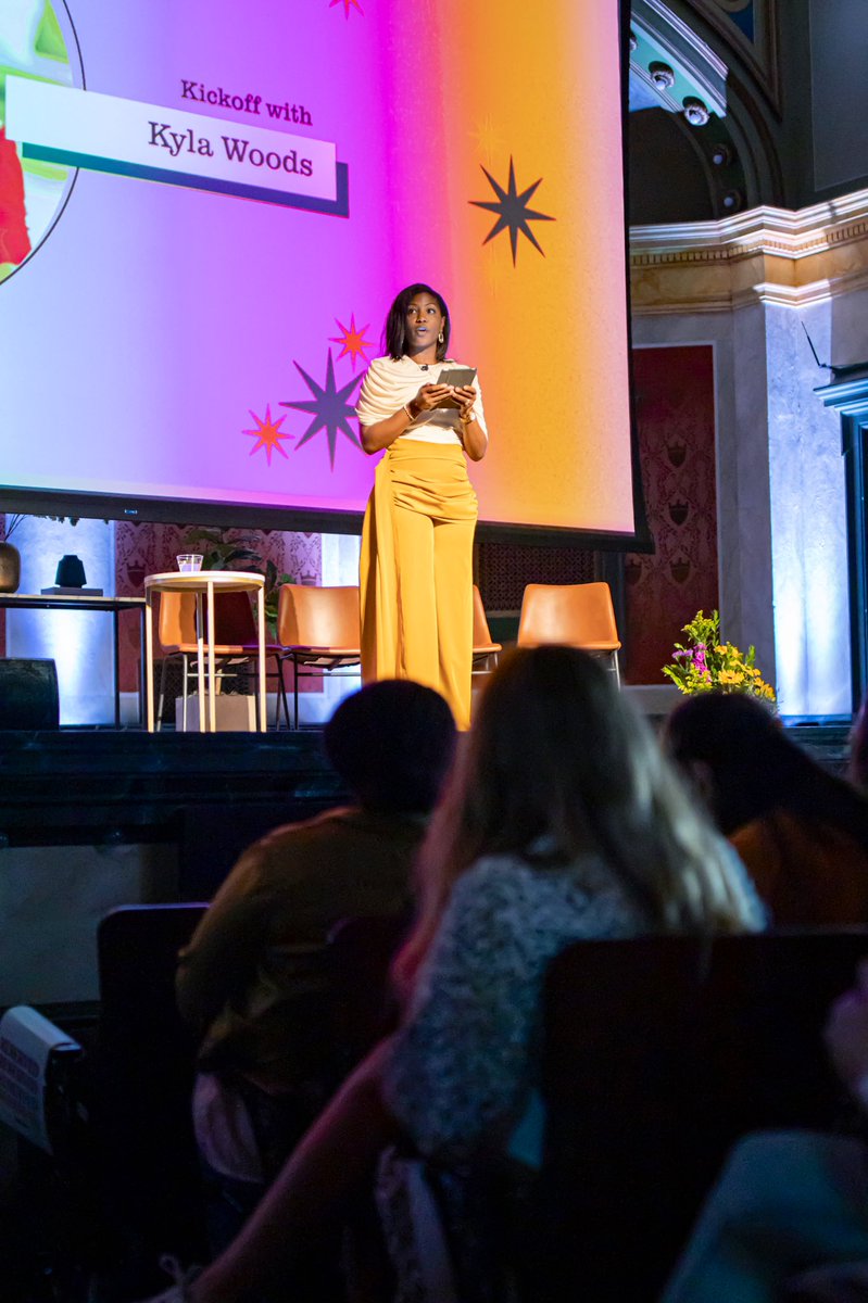 KylaWoodsTV's tweet photo. Y’all I just. Whew. My cup overflows. 🥹 #PowerToPursue #Women #WomenInLeadership #PowerfulAF #Cincinnati #Ohio 
(cc: @CandiceBrackeen) 
📸: Teah Longland https://t.co/yaW6KiXr21