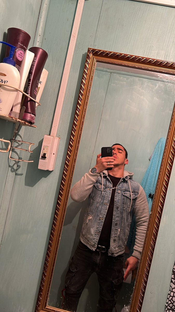 Kiing_JonaS's tweet photo. Buena semana 🤙🏼
#BuenaSemana #rt ñe🤪
#insta v/s #tw 😶 https://t.co/w7wIvc4zK9