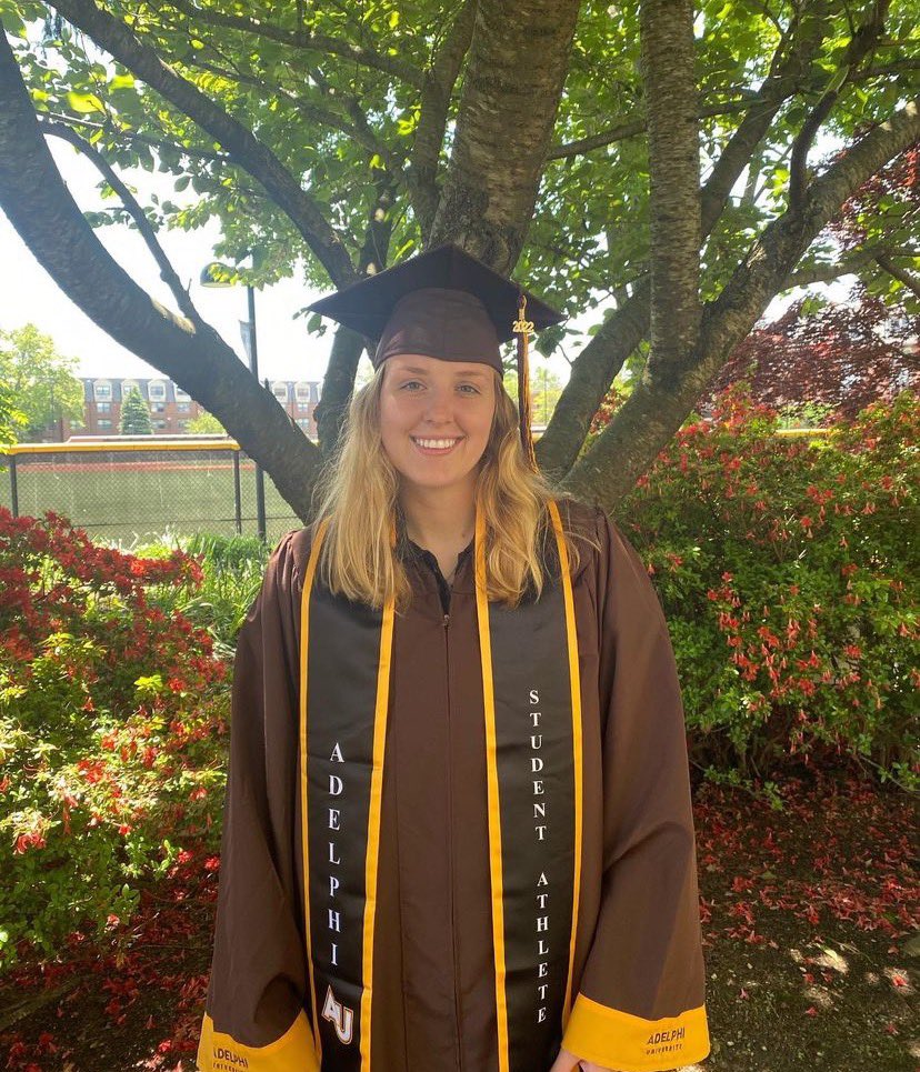 AdelphiWBB's tweet photo. We’re so proud of our grads! 🎓

Congrats @tyzheahawkinss, @ECucc, @sarah_deyo, @KaylaHall21, @jilly_licurgo and Rebecca on the conferral of your degrees today!

#classof2022 #rollcats 🐾 https://t.co/7xKUuSQMuH