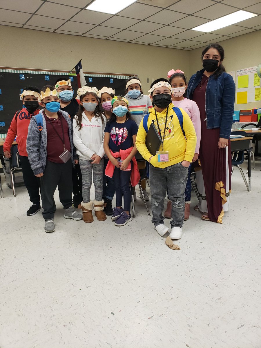 Yosel21's tweet photo. Some of our top 2021- 2022  school year  pictures😁
# knowledge #studentengagement #Amplify #bilingualstudents #3rdgrade https://t.co/zrKAbUo96M