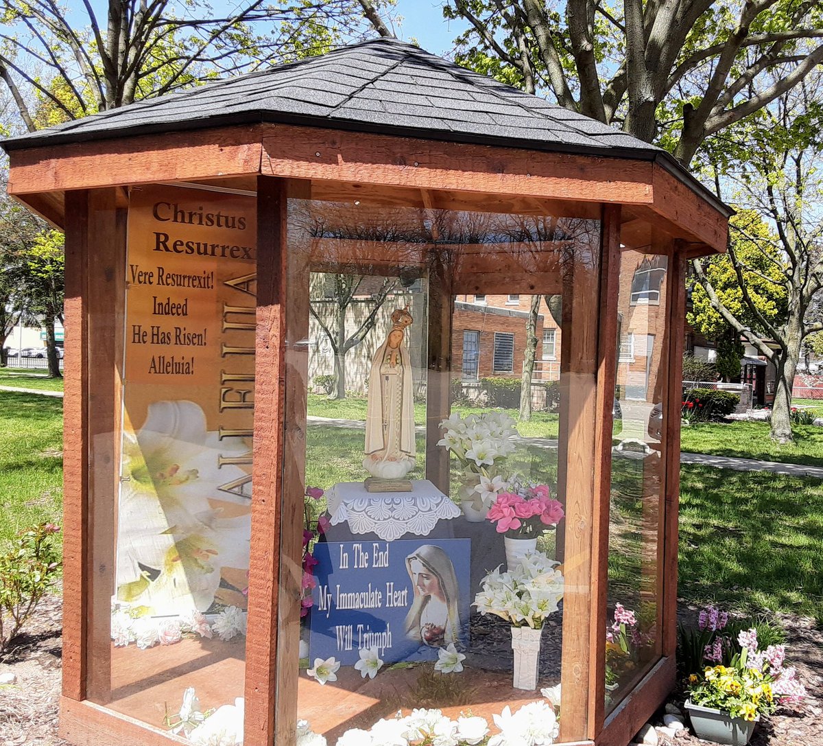 TheGrottoParish's tweet photo. Living Rosary with some of our families @TheGrottoParish on May 13th. Ist apparition of Our Lady at Fatima and Feast of Our Lady of the Blessed Sacrament.
#FatimaMessage https://t.co/fJhbBUrfl5
