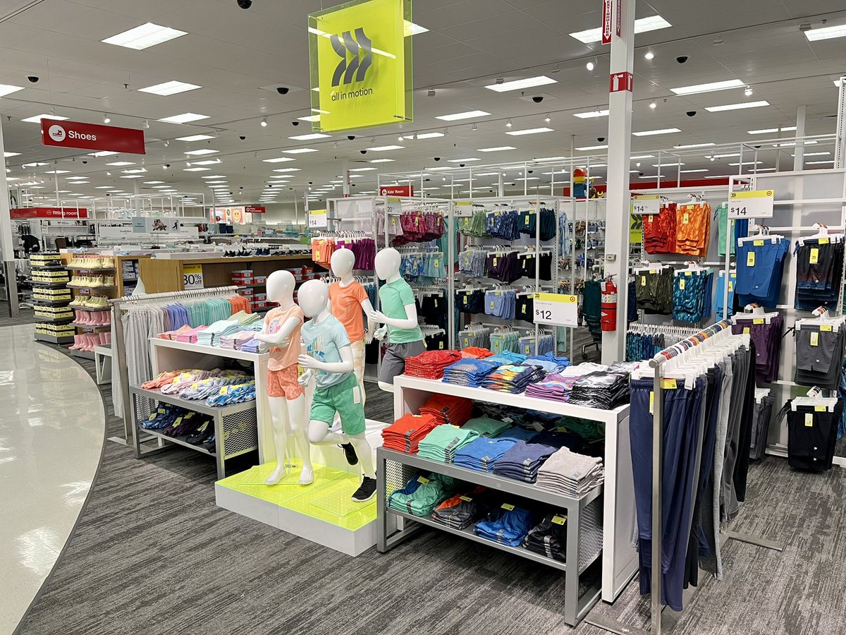 At T0827 we are ✨Aiming✨ for optimizing the ease of our guests shopping experience! Here is our new and improved performance one stop shop!!🤩 <a href="/AmezquitaRay/">Ray Amezquita</a>