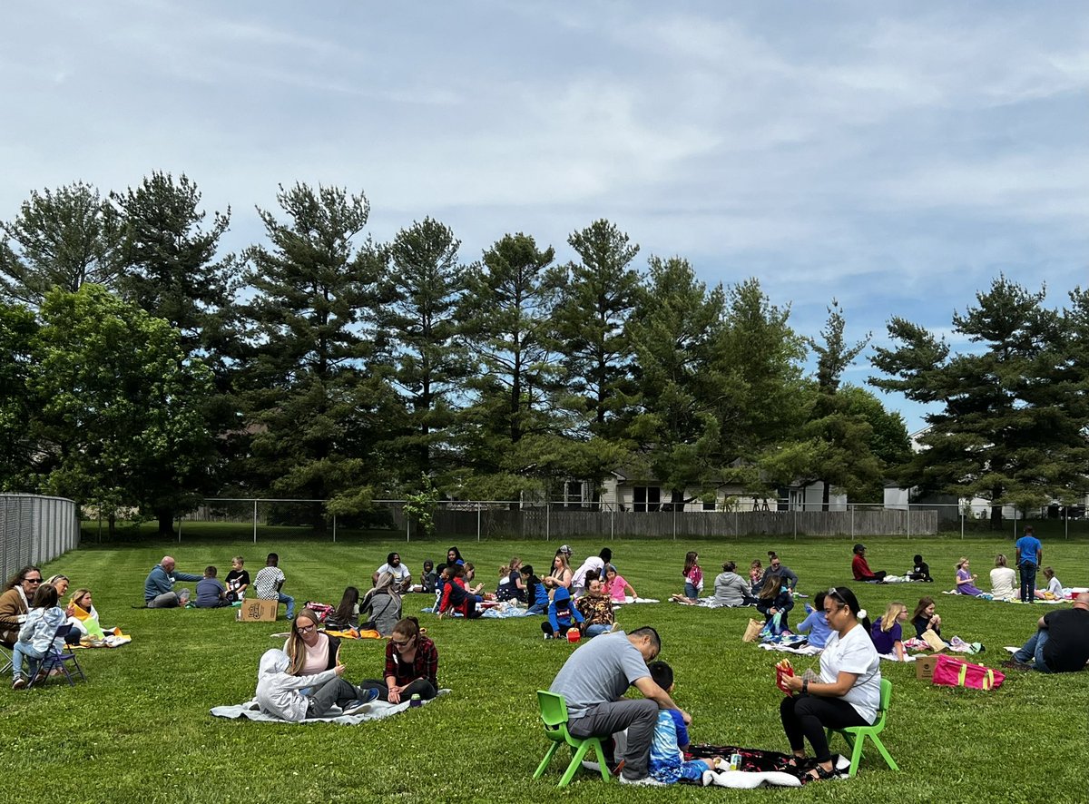 SarahLaborde10's tweet photo. 1st Grade Family Picnic @PTE_ACSC today! I love getting to see families and build relationships! We had the most beautiful weather today!!!! #community #avonisallin #familyfun https://t.co/bN1UyWKWjb
