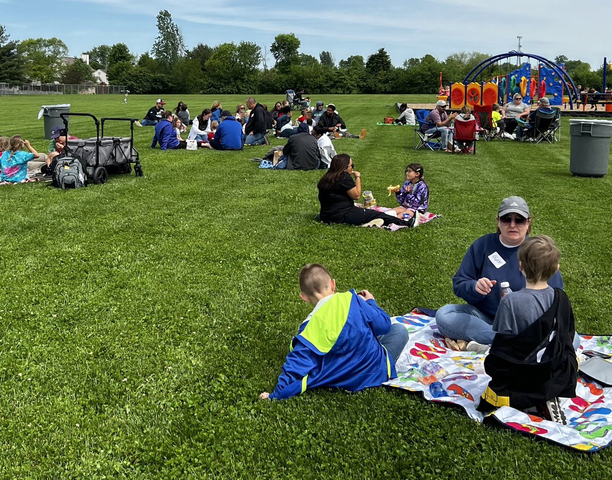 SarahLaborde10's tweet photo. 1st Grade Family Picnic @PTE_ACSC today! I love getting to see families and build relationships! We had the most beautiful weather today!!!! #community #avonisallin #familyfun https://t.co/bN1UyWKWjb