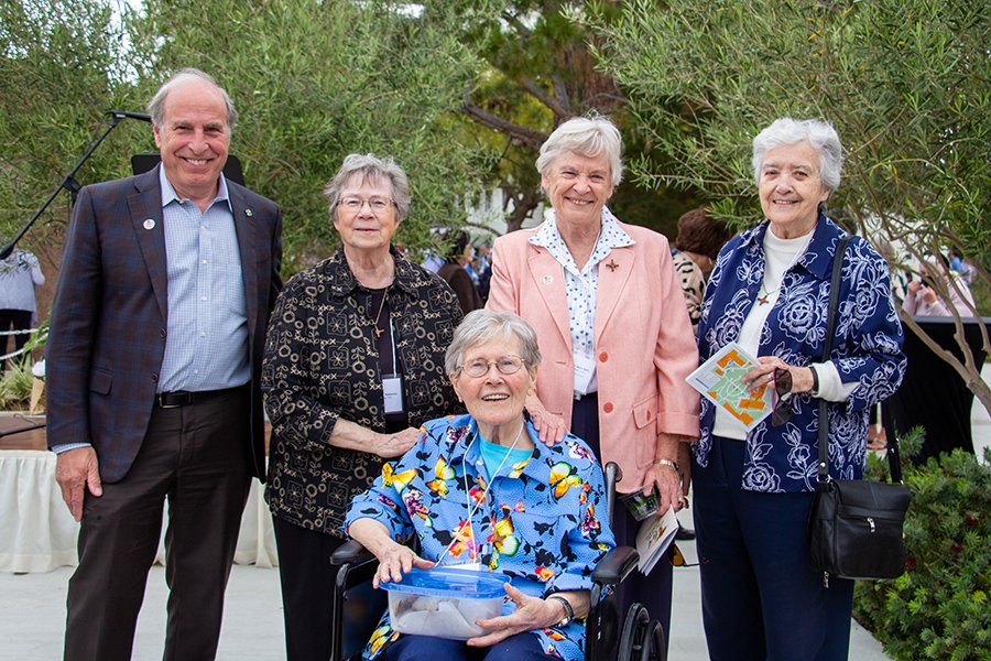 A beautiful event like ART in the GARDEN that we enjoyed on May 21 naturally yields beautiful photos too.  Here are a few with more to be shared in the days ahead.  Thank you for supporting our ministries via ART in the GARDEN!