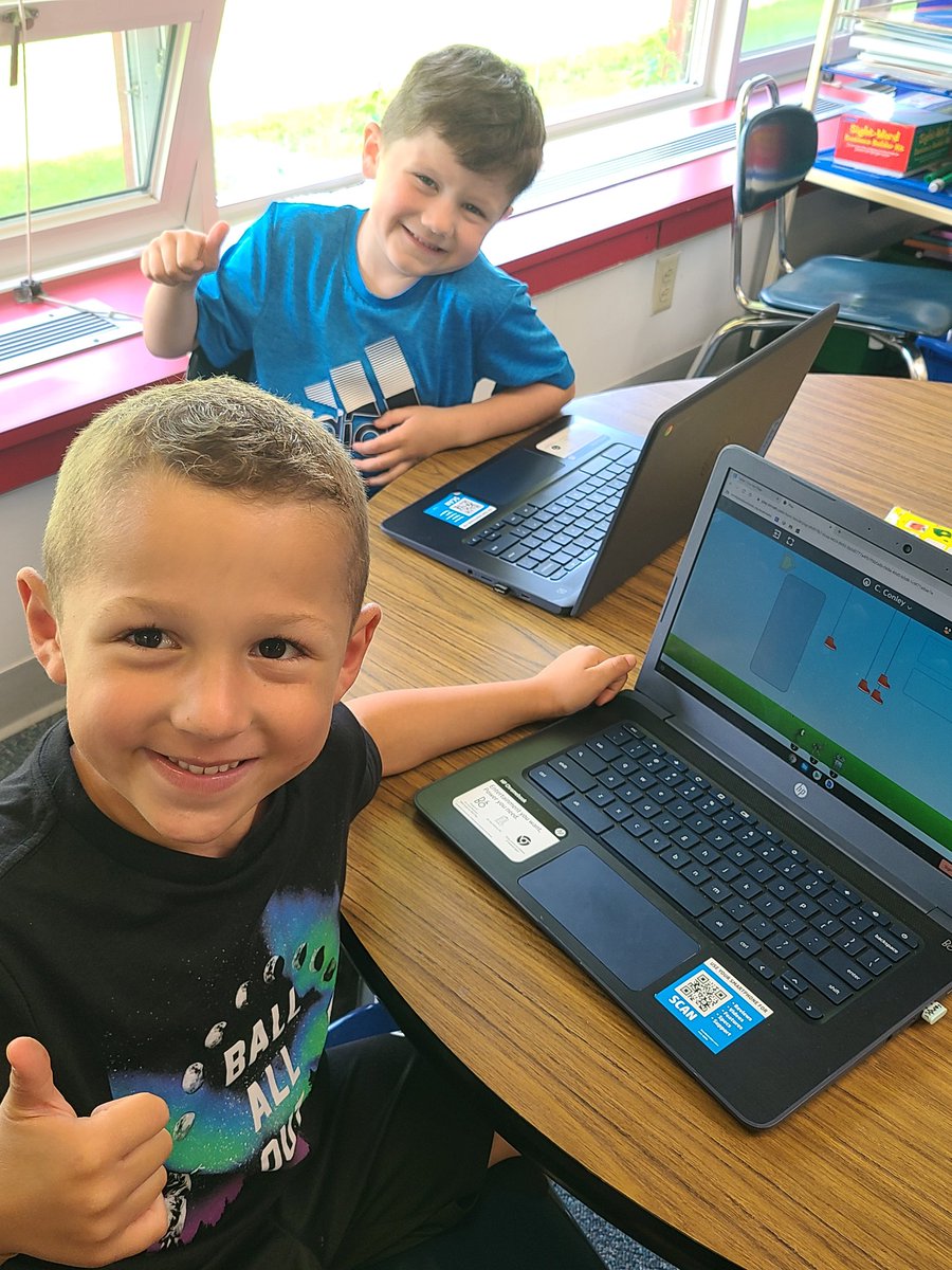 mrsjrocksk's tweet photo. Working hard on their @STMath puzzles @SSSchoolWB today! #wbwildcats https://t.co/SIPb0Mi4BM