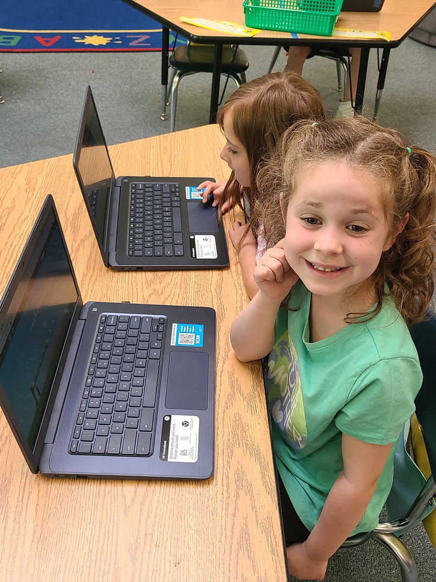 mrsjrocksk's tweet photo. Working hard on their @STMath puzzles @SSSchoolWB today! #wbwildcats https://t.co/SIPb0Mi4BM