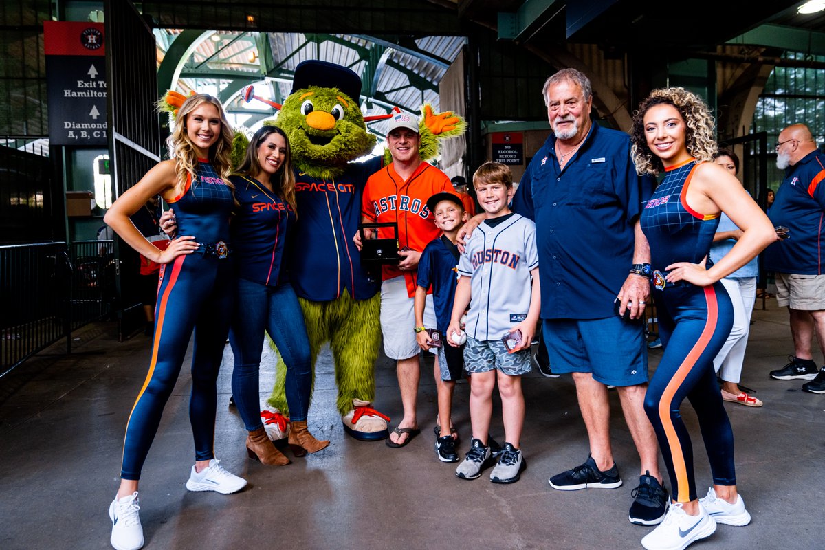 astros's tweet photo. Tonight’s recipient of the Elite Fan Ring is Rusty! For every ring day, one fan will be the ‘Elite Fan’. Get your tickets at https://t.co/rSsZRIICeY! 💍 https://t.co/uqY5uiAdem