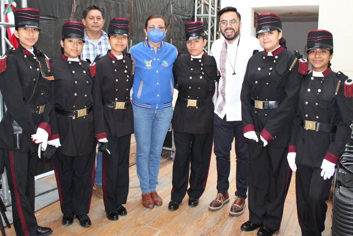 Jesusls2020's tweet image. Ser estudiante es una condición de la mayor trascendencia; #LaNuevaEscuelaMexicana a través de la excelencia educativa busca formar mujeres y hombres preparados de manera integral, es decir, en lo académico pero también para la vida, siendo mejores personas. 
#EducarConValores