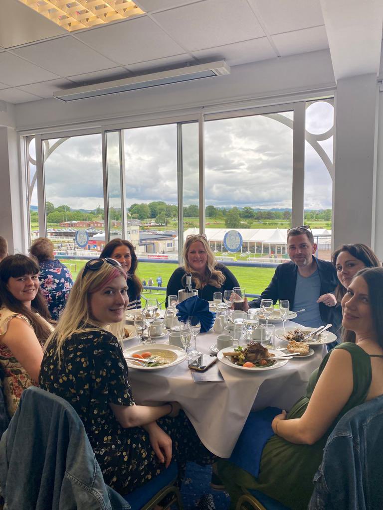 HoltzEmma's tweet photo. Fab day at the races with this lovely lot 💛 #TeamTBP https://t.co/QVvaxhJGXg
