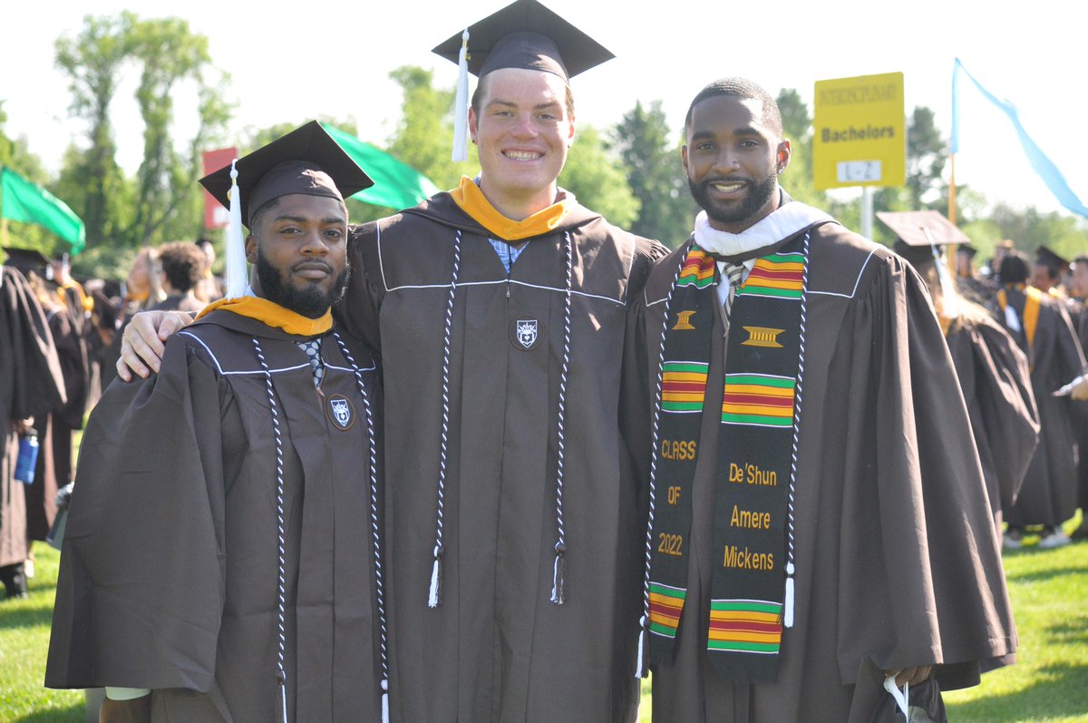 LehighFootball's tweet photo. Congrats to all of our graduates and the entire Lehigh Class of 2022! 🎉🎓🏈

#LehighGrad #Lehigh22 #beGREAT https://t.co/47IhUYK2mS