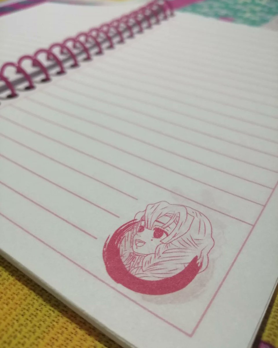 FunGangStore's tweet photo. Esta libretita de Mitsuri💕 me encantó como le quedo a Washy. Esta super linda, ustedes que opinan?✨

#libreta #libretas #cuaderno #cuadernos #art #fanart #arte #DemonSlayer #kimetsunoyaiba #kimetsunoyaibafanart #demonslayerfanart #graphicdesign #mitsuri #mitsurikanroji https://t.co/9zFmzI0j1d