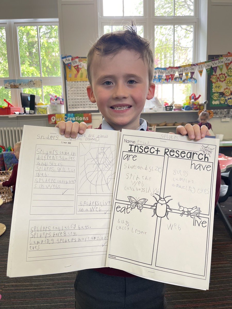 StCharlesGla's tweet photo. Primary 2b were learning to take notes on spiders today as part of their #Minibeasts topic. They then used their notes to write a report. #FunctionalWriting #NonFictionWriting @litforalllb @ReadWriteCount https://t.co/C9zhdmoQZp