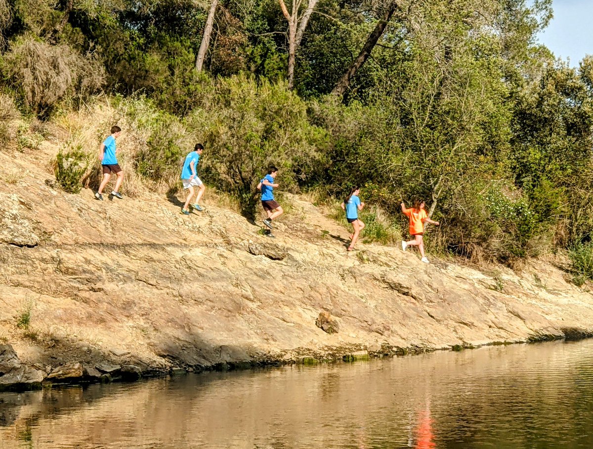 CrosMatadepera's tweet photo. La calor 🌞 no ens farà deixar de córrer 🏃🏃‍♀️ @AjMatadepera @nil_lopez @BoschLino @BombersMtd @AleixVillatoro @EsportsValles @ultrescatalunya @albertjorquera @FemMuntanya #escoletestrail https://t.co/7S8Msjh4IV