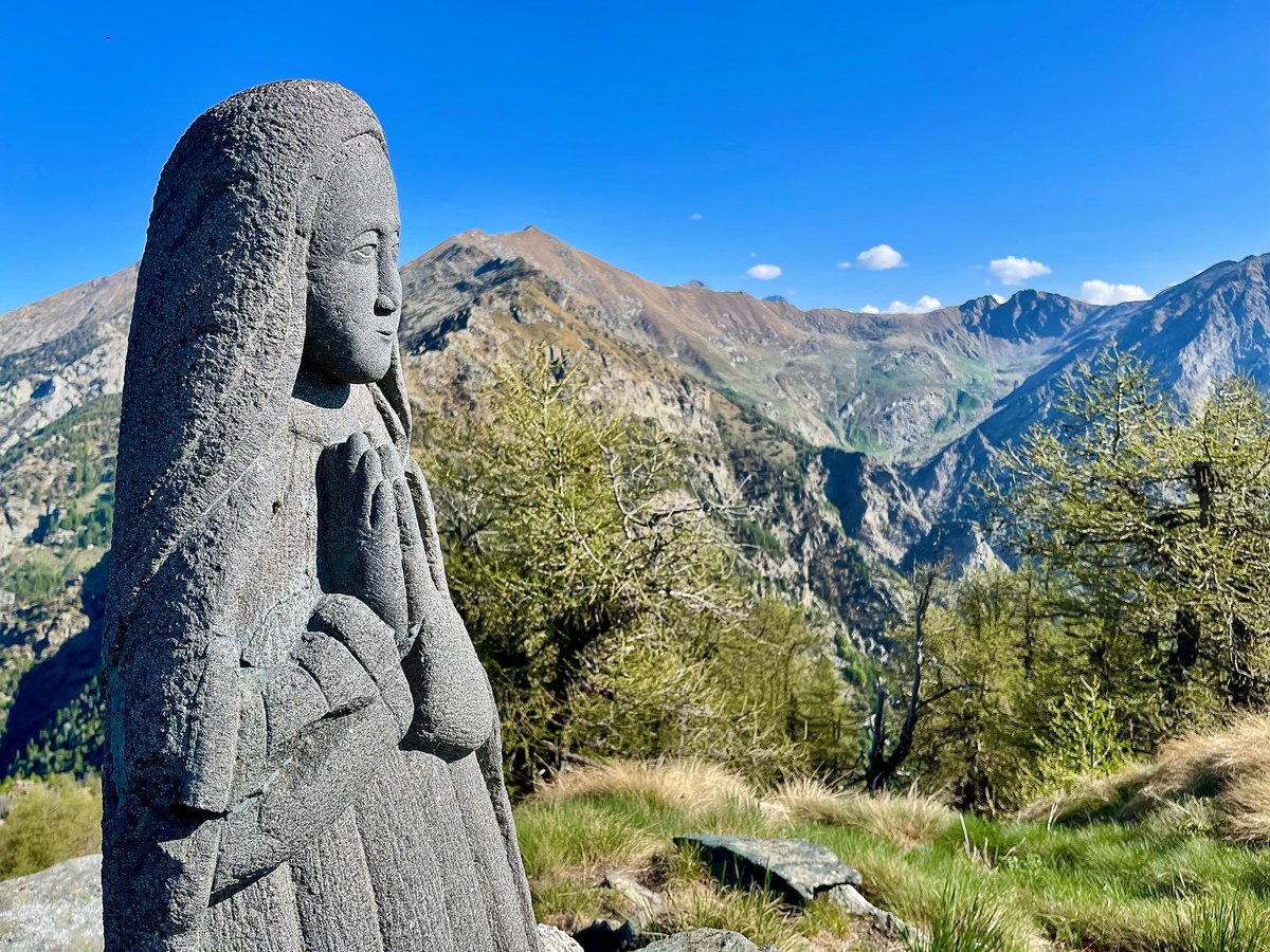 MaxMart4810's tweet photo. Au sommet de la #croixcourma #donnas #valledaosta #valléedaoste #1000vda #incima #ausommet #perloz https://t.co/jFLm9GCFwg