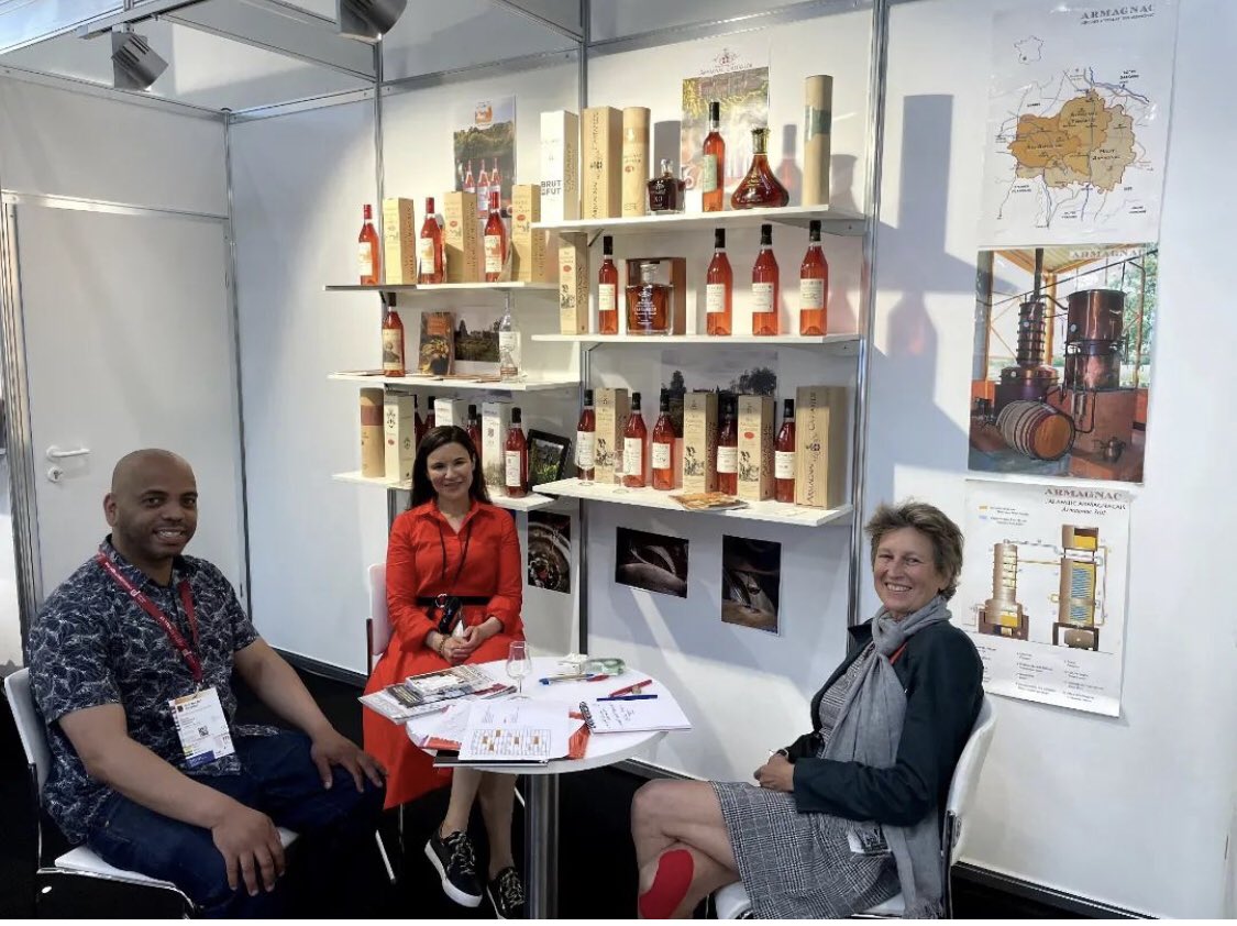 ArmagnacNews's tweet photo. L’#armagnac présent au #salon international #vins et #spirit #prowein à #dusseldord ! 

@VignoblesF @ArmagnacDelord @CastaredeA 

#eaudevie #gers #landes #Occitanie #lotetgaronne #NouvelleAquitaine 

#cocktail #mixology #caviste #bars #restaurant #bartender #export https://t.co/cGOsakzWnS