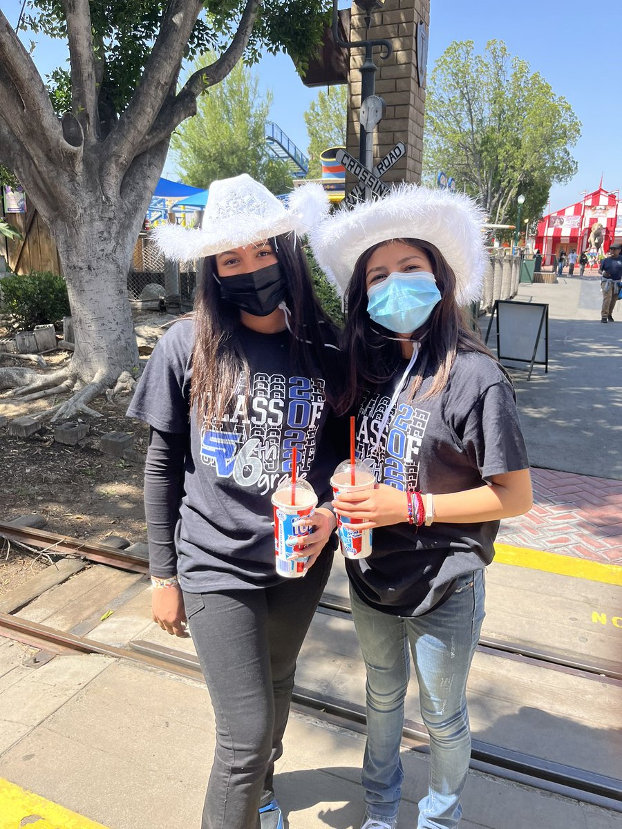 sierravistak6's tweet photo. Check out these cool hats! Our Cubs have style as they check out the sights at Castle Park. #Futurereadycubs https://t.co/Yo32erNw7m
