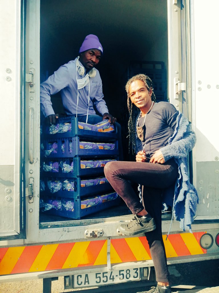 SoliPhilander's tweet photo. Aaaah, but the PEOPLE who will cross your path! We regularly bend the knee for St Sam
#BlueRibbonBread
#SpringfieldMatters
#DistrictSixMatters https://t.co/0FGfamdH7q