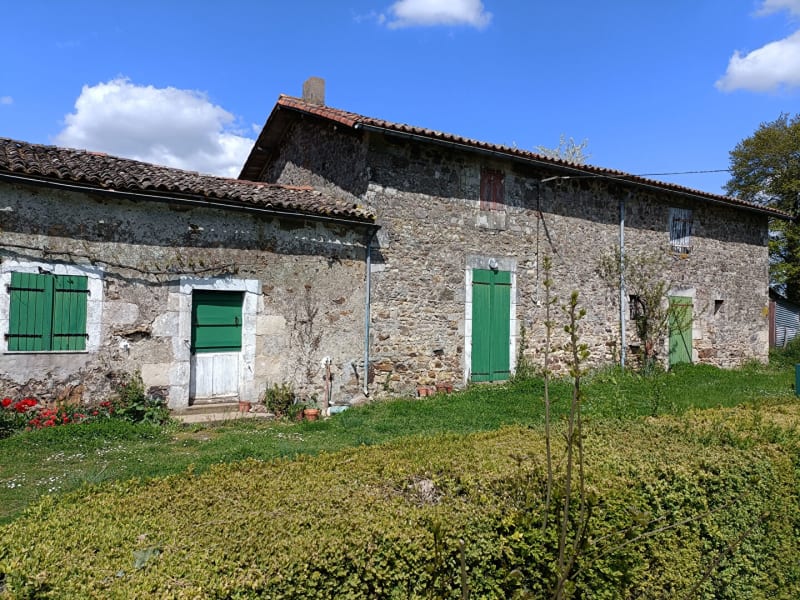 GiAccord's tweet photo. Annonce de vente : EXIREUIL - Maison ancienne à rénover avec ACCORD IMMOBILIER - EXIREUIL | https://t.co/hqh8VxLqyg https://t.co/iDTDPOhXwL