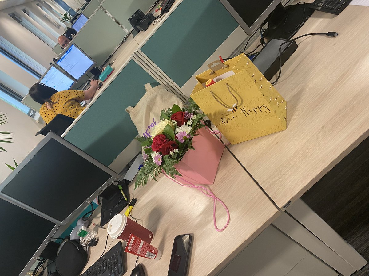 Amyr_Muir's tweet photo. Happy Birthday @KarenpMuir 😁😁 https://t.co/JXHPYJiB9e