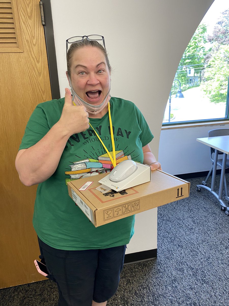 What an amazing day at #DynamicLandscapes <a href="/ChamplainEdu/">Champlain College</a> sharing some awesome <a href="/MicrosoftEDU/">Microsoft Education</a> game changers!  Collaboration, accessibility and a little Sway creativity! Awesome group and an exciting laptop giveaway at the end!  Thank you for having me <a href="/vitalearn/">Vita Learn</a>! <a href="/ConnectionIT/">Connection IT</a>