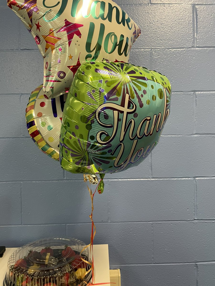 teach_withMrsV's tweet photo. I’ve said it before, and I’ll say it again…I have had the privilege to work with some of the best kiddos and families! 🥹 Hard to believe majority are off to junior high. This was such a sweet surprise to start the week! #Room109Rocks #MyKiddosRock https://t.co/CA3VDR64tl