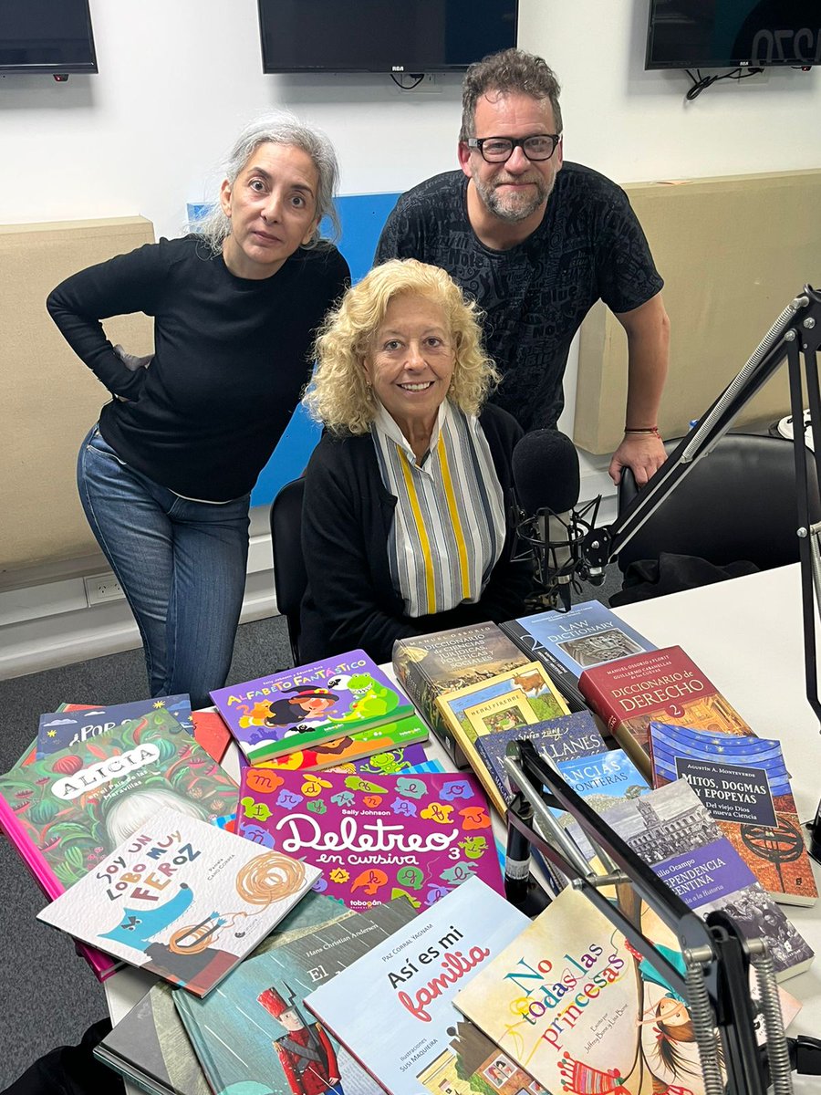 #Ahora nos visita la directora del Grupo Claridad, <a href="/AnaCabanellas/">Ana Maria Cabanellas</a> de <a href="/GrupoEClaridad/">Grupo Claridad</a>  📚
#PerdidosEnElEspacio🚀

<a href="/gillespiok/">GILLESPI 🎺</a> <a href="/MiriMolero/">Miri Molero</a> 
📻provinciaradio.com.ar