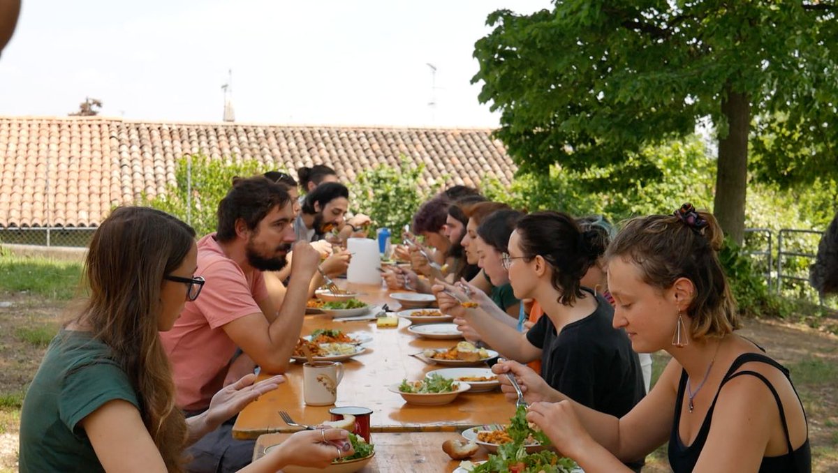 Federic20976817's tweet photo. Only 2 weeks passed from #DeepT but still a lot of good energies!
Staying together in a safe environment and discussing how to change the world always brings new ideas for individual and collective transformation.
photos @EmmaMarzi
#sustainability #ErasmusPlus #Fagagna https://t.co/PjTwTRGdOX
