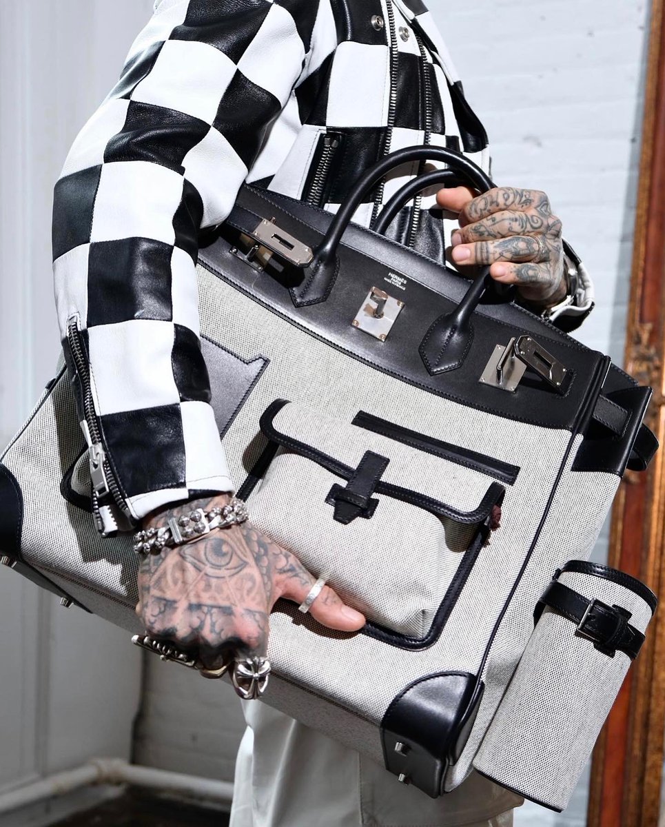 JaneFinds tweet media