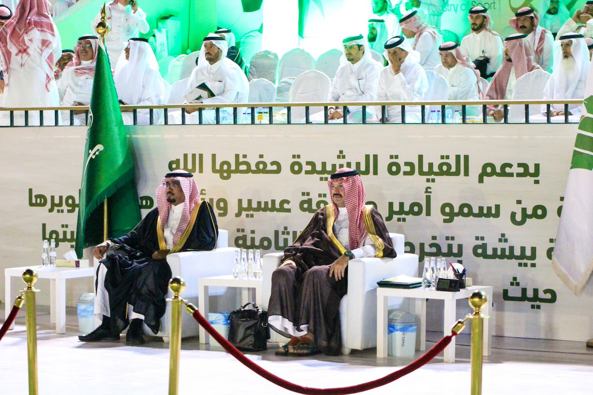 Bisha_U's tweet photo. رعى صاحب السمو الملكي الأمير تركي بن طلال بن عبدالعزيز، أمير منطقة عسير مساء اليوم الإثنين حفل تخريج الدفعة الثامنة لطلبة #جامعة_بيشة ، بحضور رئيس الجامعة أ.د محمد بن محسن صفحي، ومنسوبي الجامعة والطلاب والطالبات الخريجين وأولياء أمورهم. https://t.co/mwZSbxqqd3