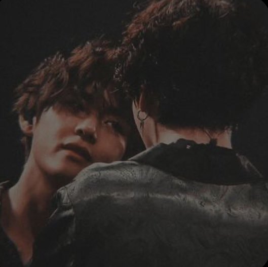mils_rkive's tweet photo. jealoustype #tkau where 

jungkook picks up taehyung and their other friends to head to an amusement park. 

when they’re all in the car Taehyung goes to his phone to play music…only realizing that Jungkook’s car bluetooth connected to their friend’s phone instead. https://t.co/o4KnYzeQF5