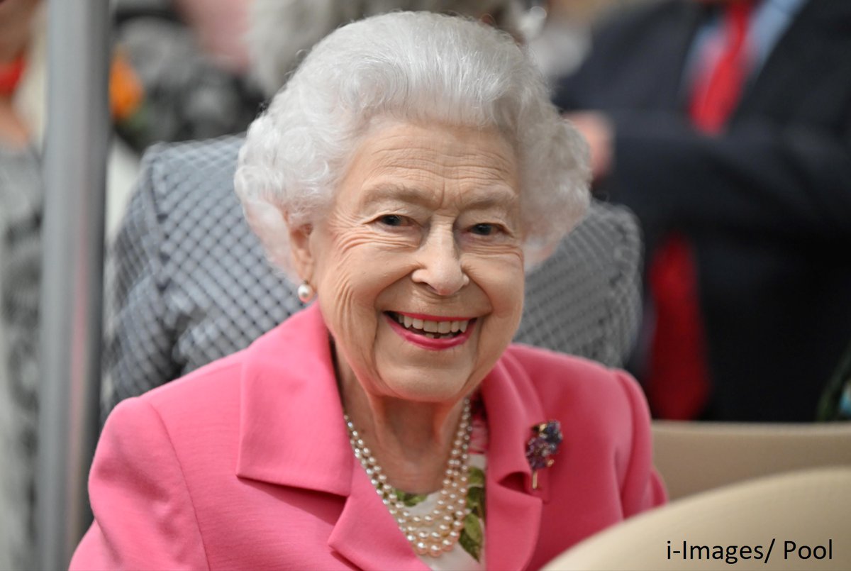 Coronation2023's tweet photo. The Queen at the Chelsea Flower Show which this year pays tribute to her in her #PlatinumJubilee year https://t.co/EeDfxfgnSE