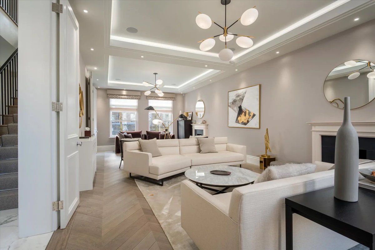 theinterieur's tweet photo. An impressive six bedroom residence 🤩 (St Johns wood, London) https://t.co/evAGaA64Ri