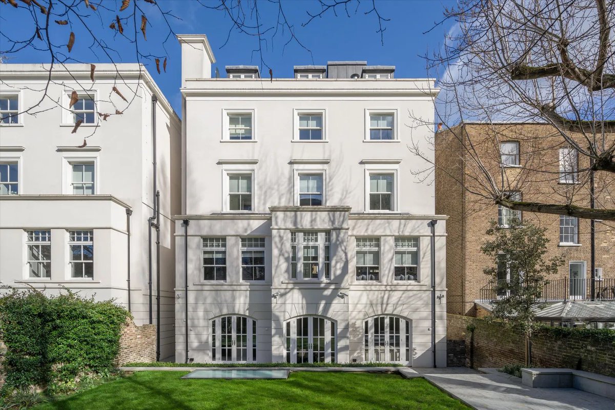 theinterieur's tweet photo. An impressive six bedroom residence 🤩 (St Johns wood, London) https://t.co/evAGaA64Ri