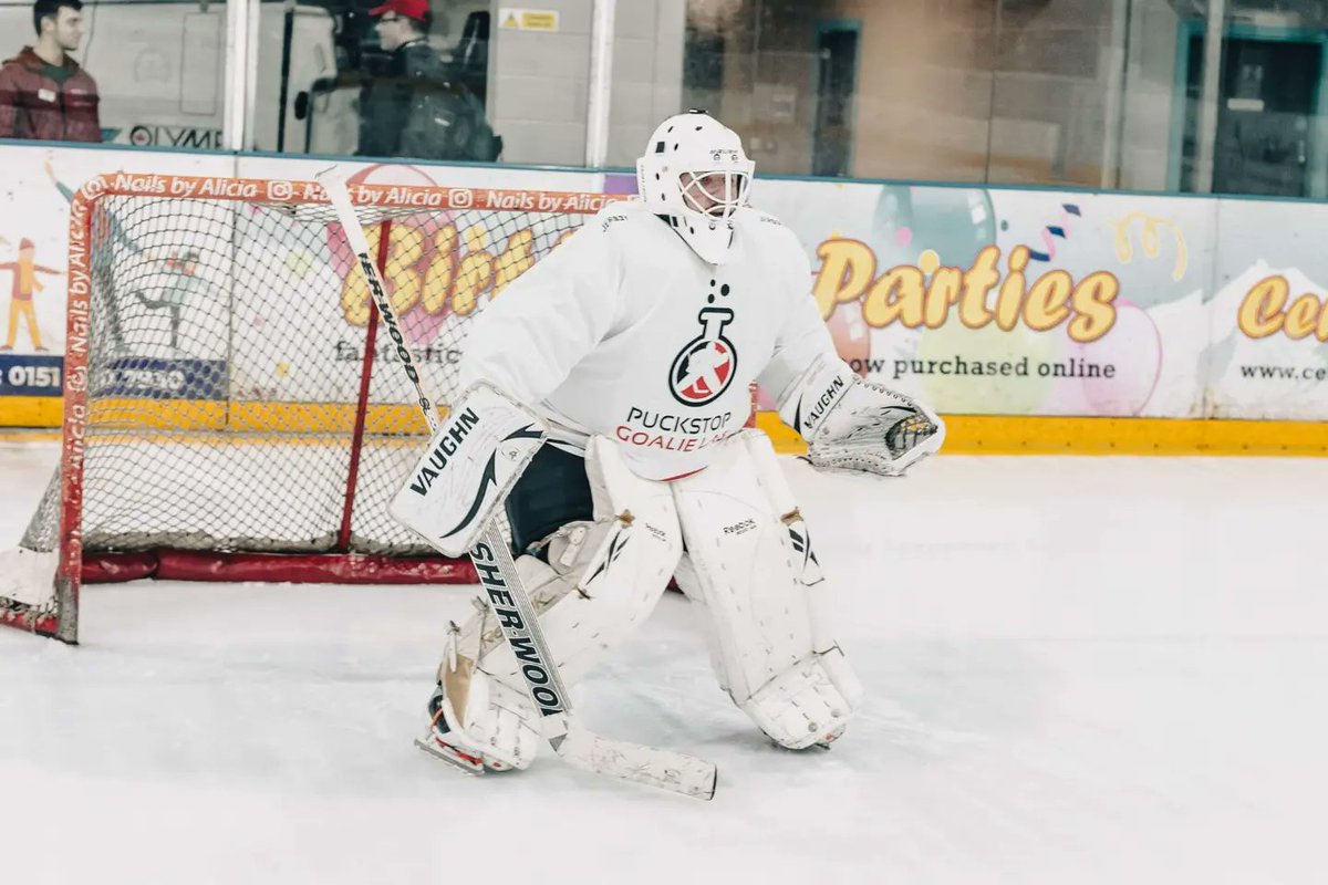 cheshire_fan's tweet photo. Rocking my @PuckStopUK newest Goalie lab training jersey in training last nite, these jerseys r just awesome in there sizes so lightweight n comfy to wear .
#training #Hockey #icehockey #puckstop #goalielab #jersey https://t.co/l8x9gsF0l3