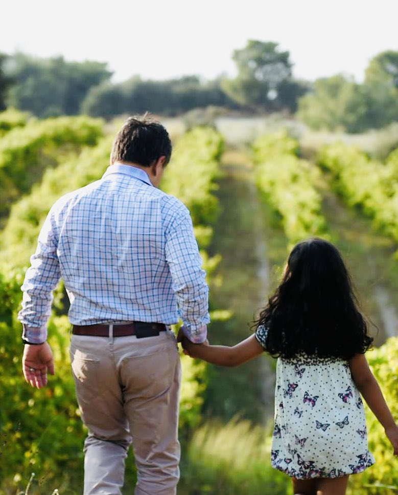 Başkanımızın Kızı, Ciğerparemiz ELİF SU’muz vermekte olduğu yaşam savaşında kaybettik.
Bazı duyguların anlatılabilir tarafı yoktur. İçimizde yaşayarak ayağa kalkmayı öğreneceğiz. 
Yarın ‘Salı’ günü öğle namazına müteakip Buruk Mezarlığı’nda sonyolculuğuna uğurlayacağız.