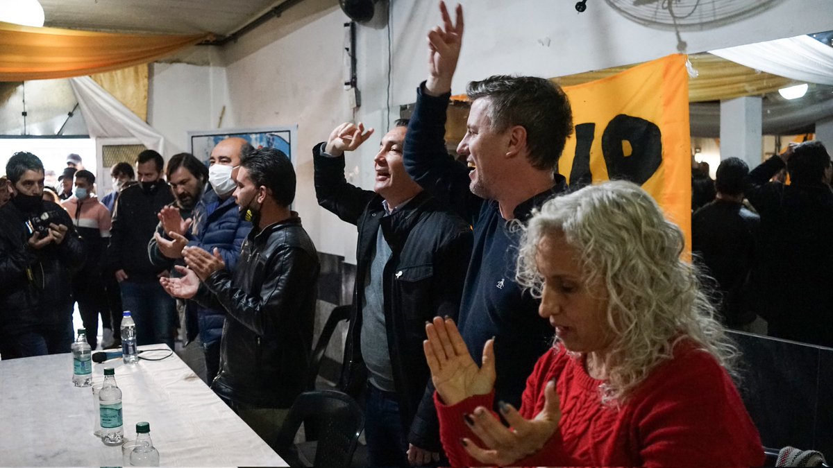 MUPArgentina's tweet photo. Gran plenario de la militancia en #FlorencioVarela encabezado por el sec. gral. @MartelliFede, l@s cr@s. @Juanklegari15 (sec. regional), @cendra_andrea (sec. de #Berazategui y del Fte. de Géneros) y el intendente @Andreswatsonok: https://t.co/KM2tmO6mdW
#MUPConTodos #MUPPresente https://t.co/AvVBi1fJ6J