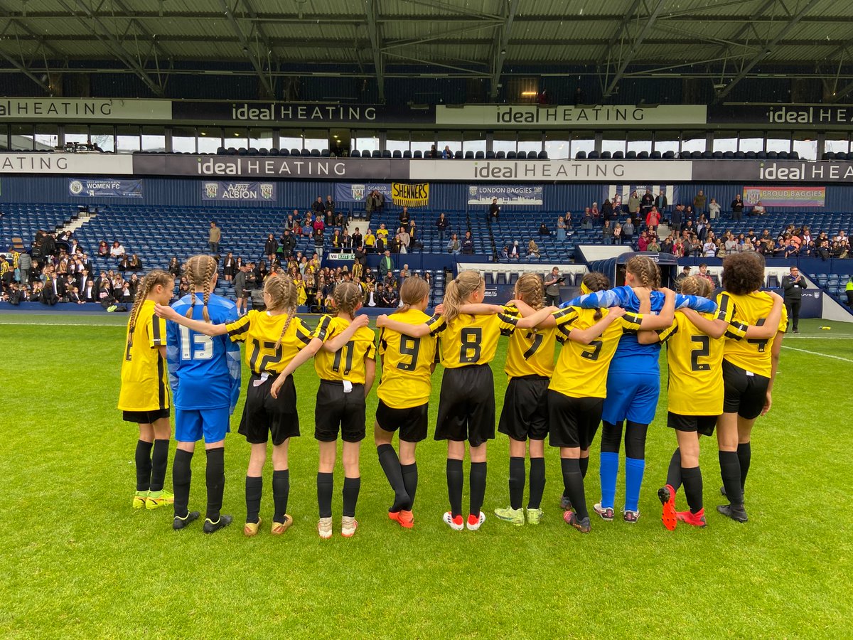 SHSPEDEPT1's tweet photo. Congratulations to Evie for her PoM award in todays National final, thanks to Chelsea’s Lauren James for presenting the trophies. However it has been a real squad effort that earned this @SchoolsFootball title. We are proud of you all! #hardworkreallydoespayoff 🏆 #SHSFootball https://t.co/NvV8JHcOyE