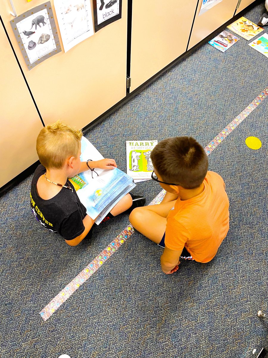 Partner reading with our 1st grade friends! Love having time to do this as the school year wraps up! 📚💖 #teambenfer #bobcatpride #kleinfamily #teachersoftwitter #thirdgradeteacher