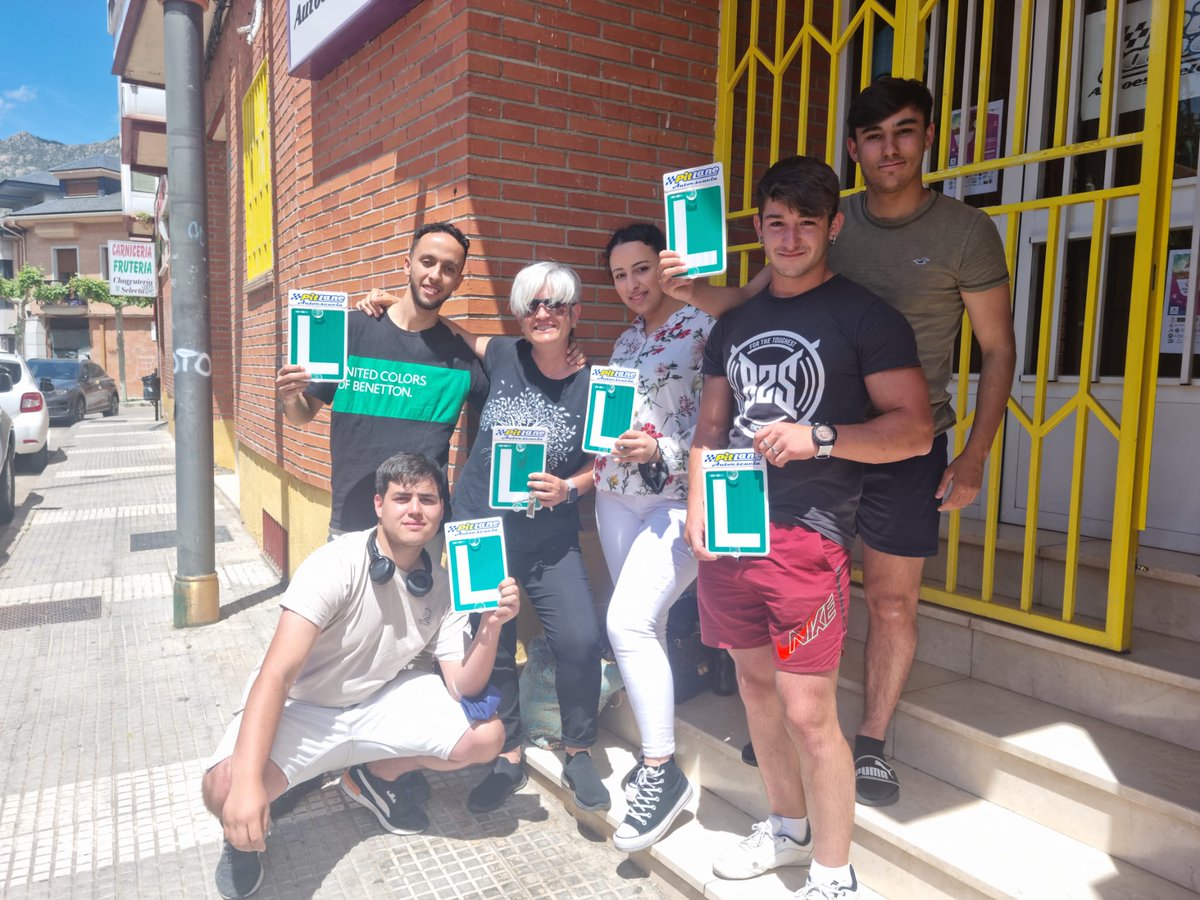 APitLane's tweet photo. Acabamos el lunes, con 5 nuevos conductores de coche. 
Enhorabuena a Said Ech Charif, Arturo Sanz , Hajar Solami, Joaquín Hermosilla y  Rubén Ag~ui
Y otro del #permisoA2, que no está en la foto: Ignacio García 
Felicidades a los 6.
#AutoescuelaPitLane tu #autoescuela en #ElBoalo https://t.co/aj4fFFmIYI