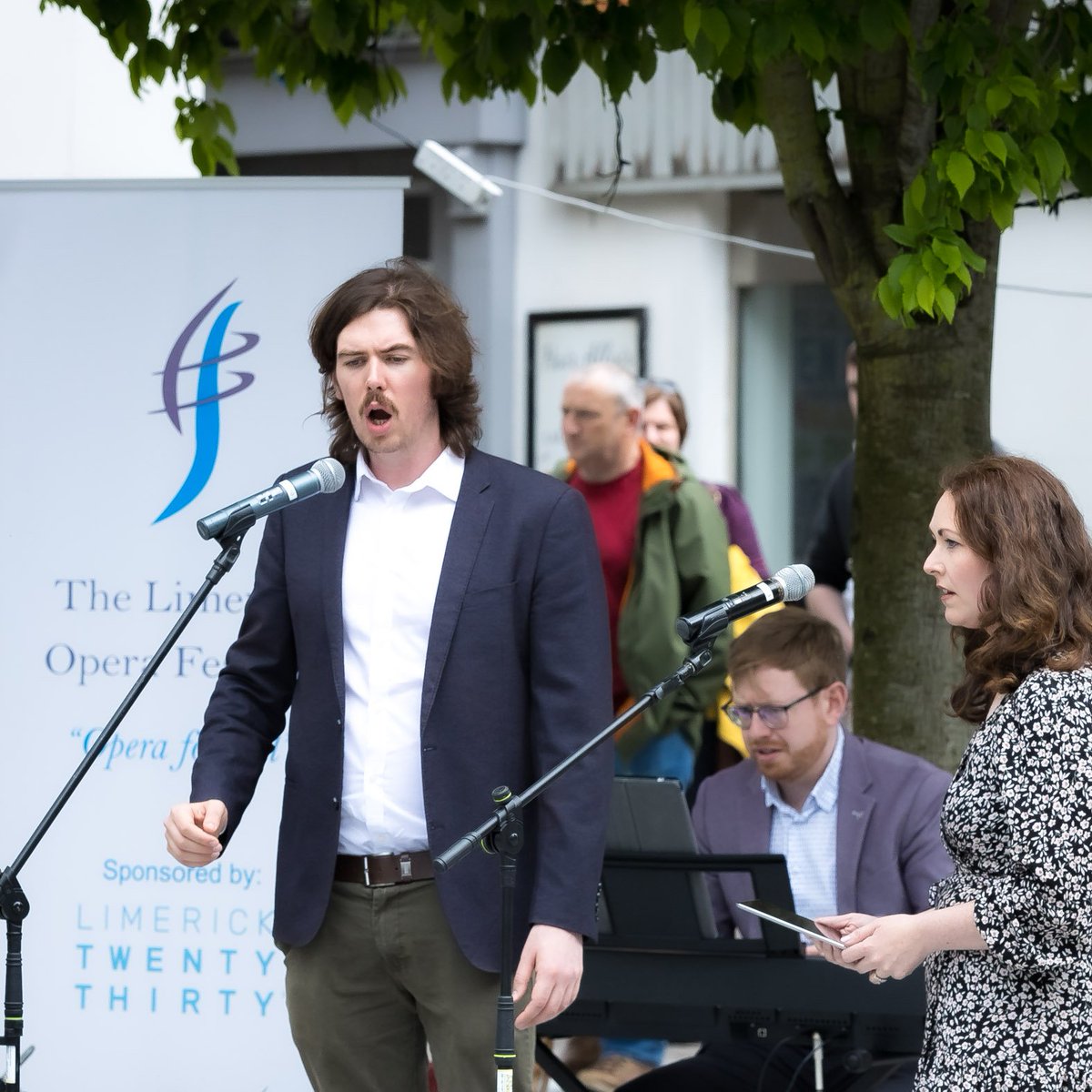 OperaLimerick's tweet photo. We had such fun on Saturday bringing Opera to All on the Streets of Limerick. We had a great reception everywhere we went and the party atmosphere really got going on Thomas Street!
#operaforall #operalimerick #operatrail @ilovelimerick @sarahleekiely https://t.co/aZ2hKHAKxF