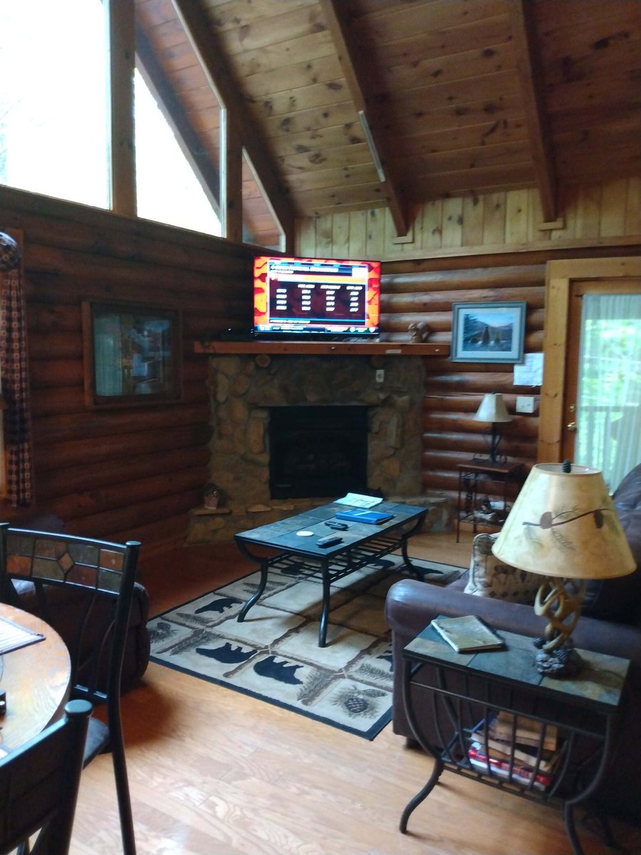 kingdee8724's tweet photo. Just some more Fruits of my Labor!! Cabin in Gatlinburg, TN. In the smokie mountains
#WhatJob #Irunmyownschedule #GamblingTwitter #sportsbettingpicks #Professionalhandicapper https://t.co/1GllmNQdXO